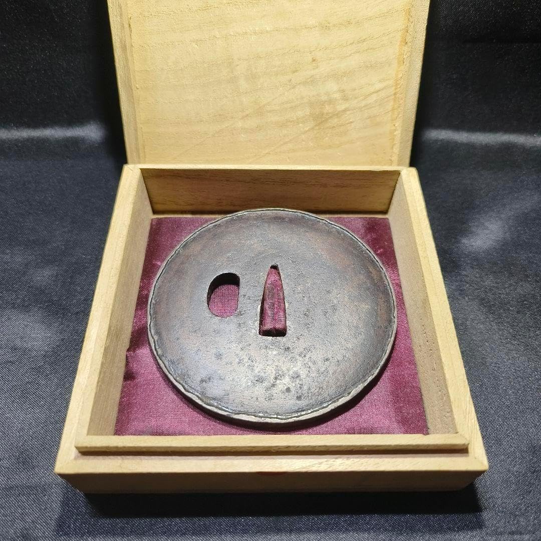 本刀大鍔 刀美術 鉄地 無銘 鉄覆輪 箱付き 江戸骨董 コレクター